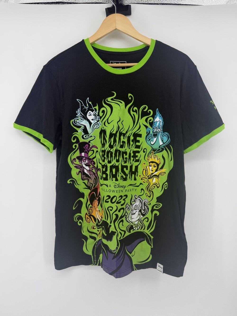 Disney Parks Loungefly 2023 Halloween Villains Shirt Mens L Ringer Tee